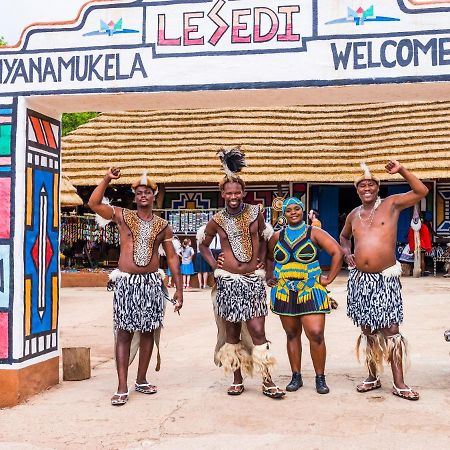 Aha Lesedi African Lodge & Cultural Village Broederstroom Ngoại thất bức ảnh