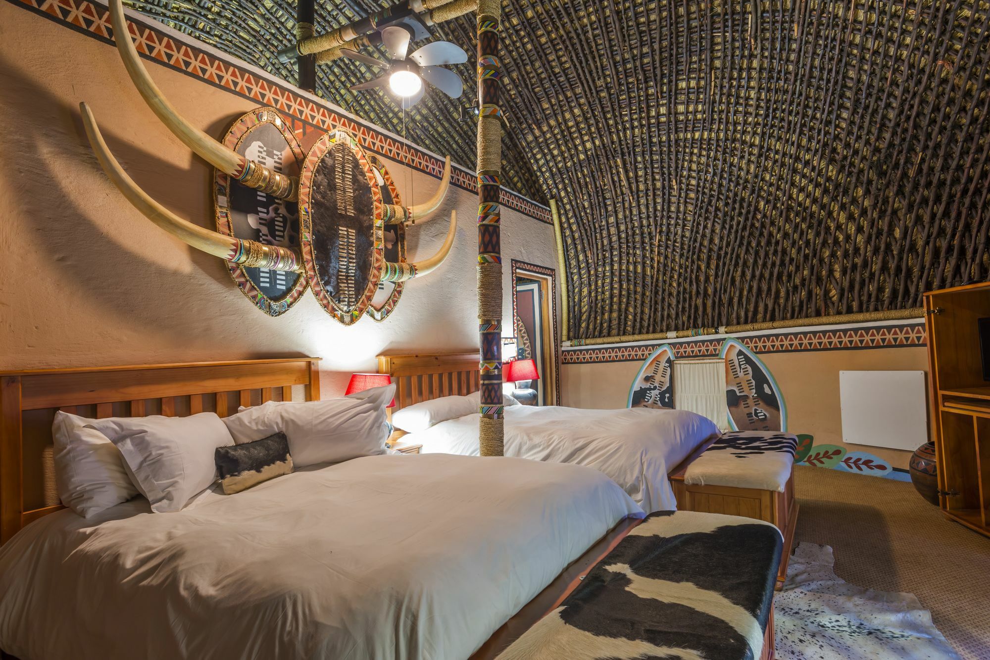Aha Lesedi African Lodge & Cultural Village Broederstroom Ngoại thất bức ảnh