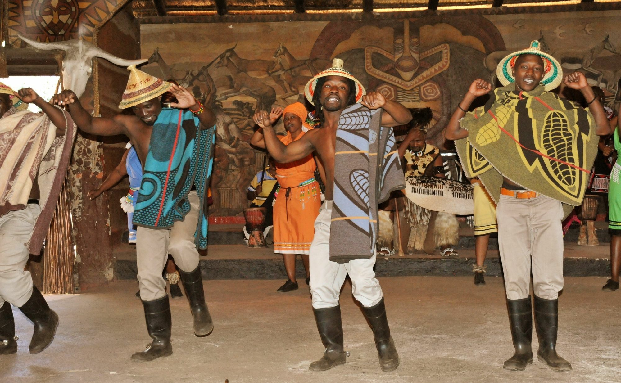 Aha Lesedi African Lodge & Cultural Village Broederstroom Ngoại thất bức ảnh
