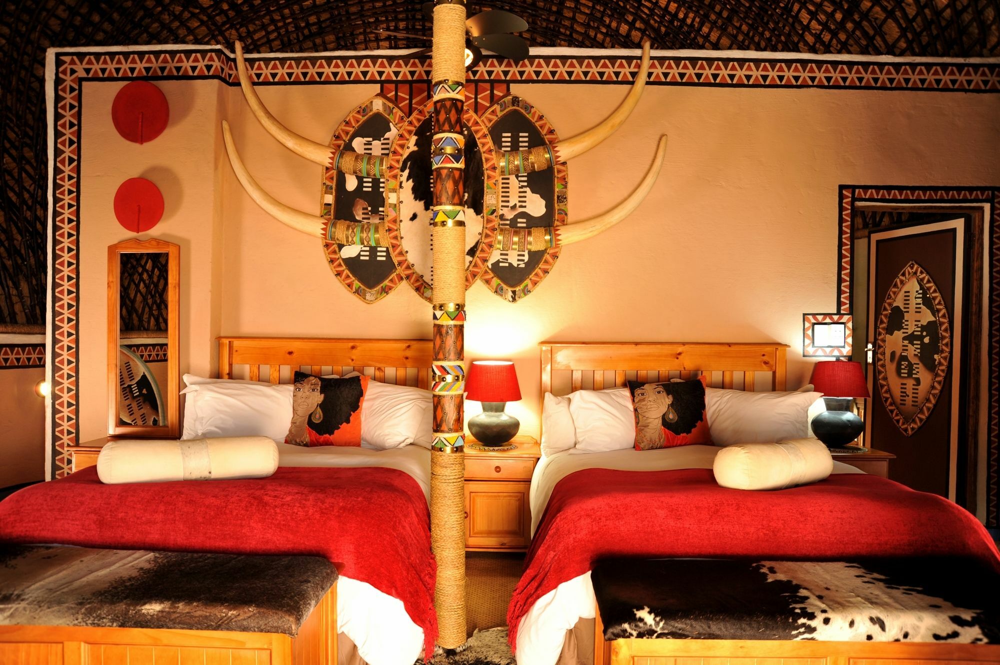 Aha Lesedi African Lodge & Cultural Village Broederstroom Ngoại thất bức ảnh