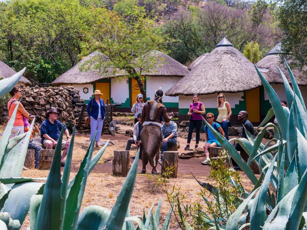 Aha Lesedi African Lodge & Cultural Village Broederstroom Ngoại thất bức ảnh
