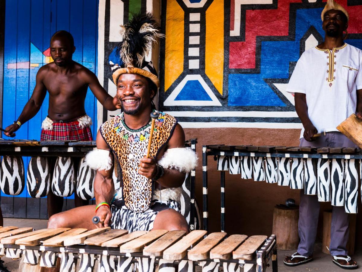 Aha Lesedi African Lodge & Cultural Village Broederstroom Ngoại thất bức ảnh
