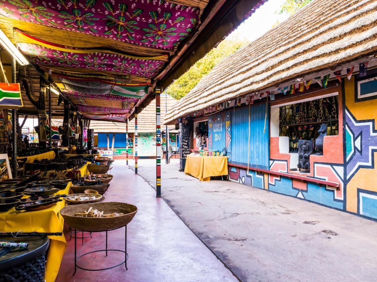 Aha Lesedi African Lodge & Cultural Village Broederstroom Ngoại thất bức ảnh